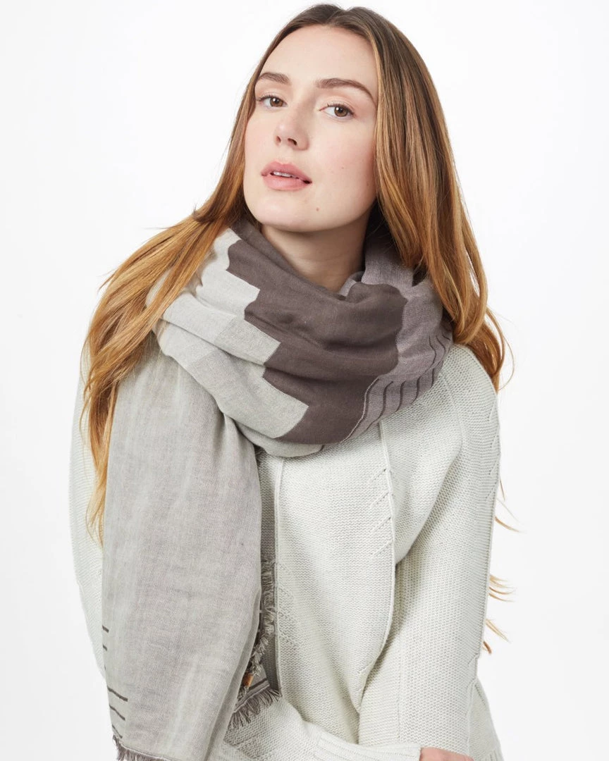 Tentree Organic Cotton Peaks Blanket Scarf 3 Tentree Organic Cotton Peaks Blanket Scarf